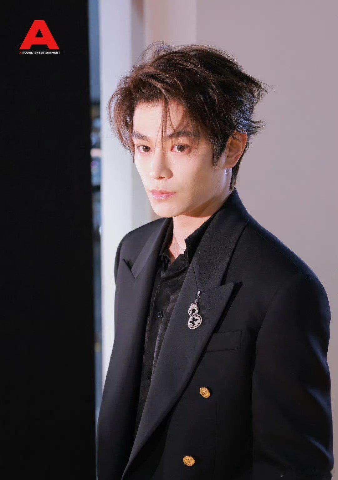 怎么都不帅上限是不丑[嘘] ​​​