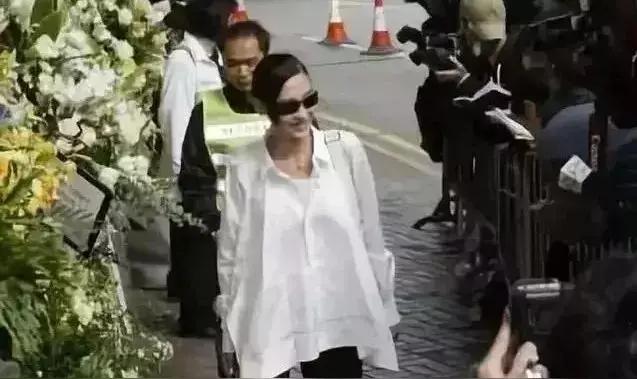 张柏芝携保镖出庭！5年拉锯战互曝猛料，这瓜谁站得住脚？
 
2025年12月5日