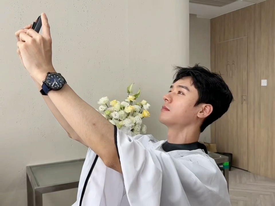 龚俊自拍live 越野生越帅气龚俊 素颜纯生图好绝 俊俊在goin我们😍 ​​