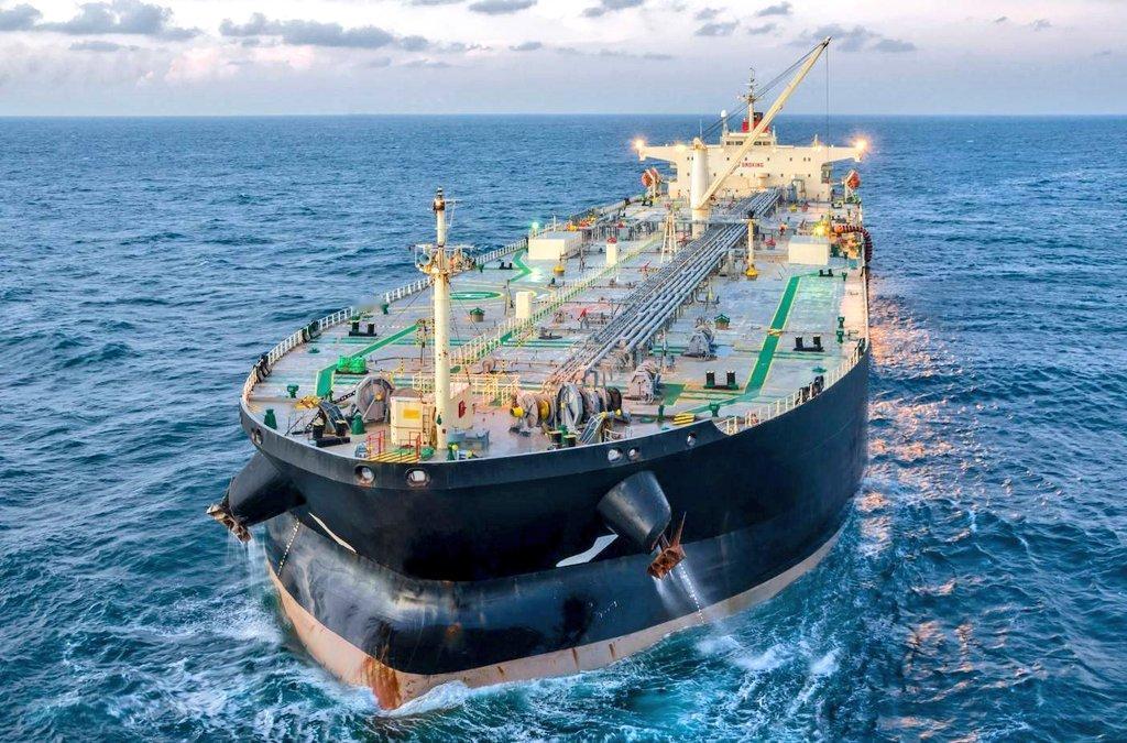 新闻快讯——据彭博社消息，印度信实工业公司恢复采购俄罗斯折扣原油，货源为非受制裁