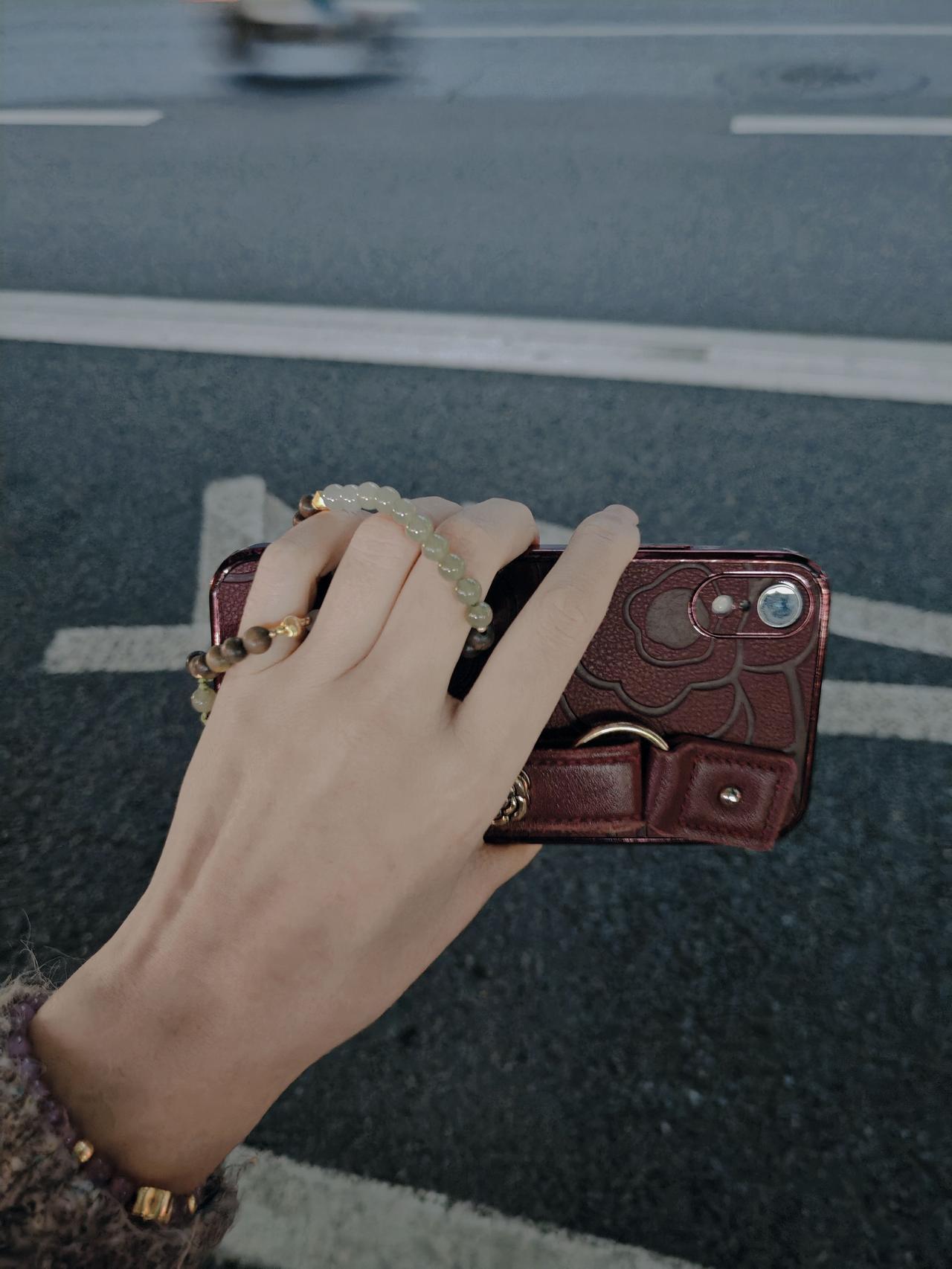 老生常谈九紫离火运，行业发展的方向肯定是跟离火属性相关。
具体的行业是科技和能源