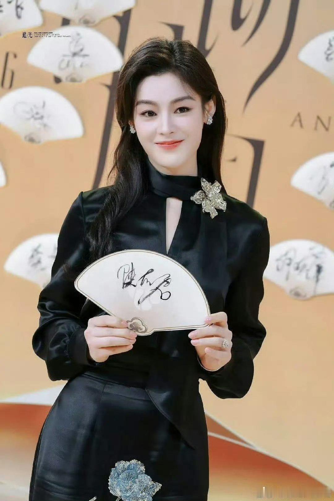 陈丽君领衔主演双剧种总票房破亿陈丽君主演双剧种总票房破亿 恭喜陈丽君！ 