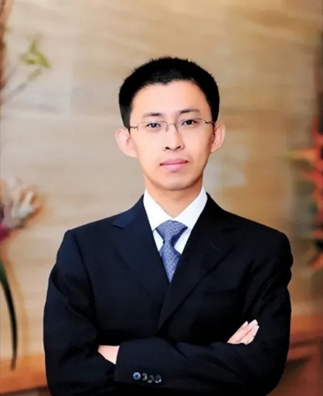 2002年华为工程师吕晓峰，乘飞机去突尼斯，就在飞机起飞1分钟发动机出现故障，撞