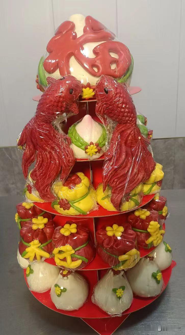 结婚十八年，厨房好像天生就只属于我一个人。
老公休息在家，我下班到家他问我：吃什