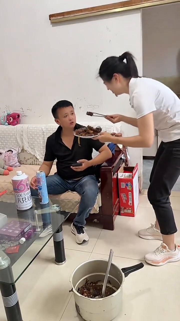 你那花花的嘴唇，让我再无你。