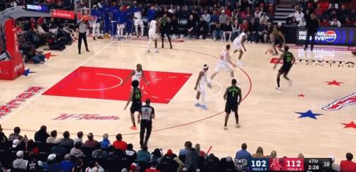 小贾赛季新高——复苏就在冰雪后火箭之前比赛状态不佳，连续输给垫底球队，贾巴里史密