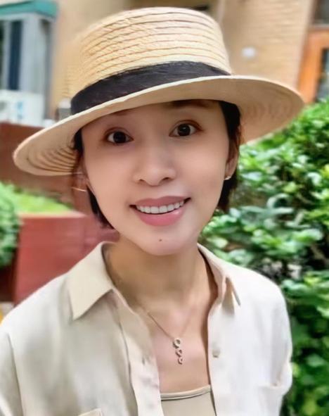 欧阳夏丹已经很难再结婚了，原因很简单，不是因为她年纪大，也不是因为她没人追，而是