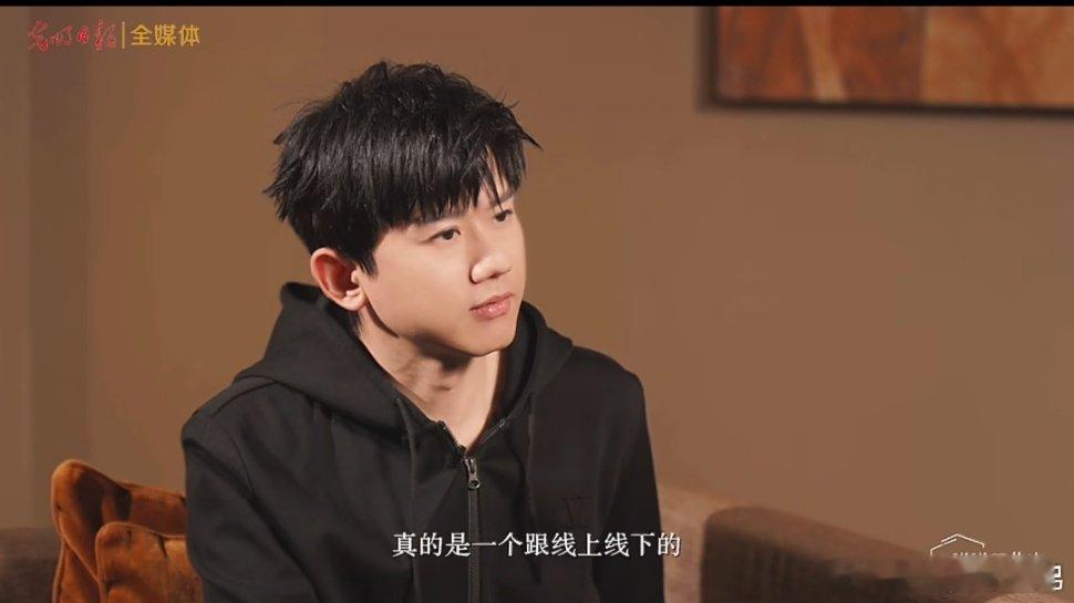 光明日报专访张杰张杰说我兴奋观众一定兴奋张杰始终带着对舞台的兴奋与热忱，把每一场