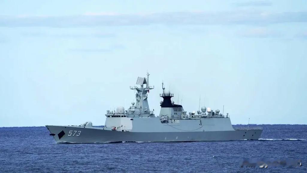 一天一舰：573号柳州舰
573号柳州舰是054A型导弹护卫舰‌的‌第12艘‌，