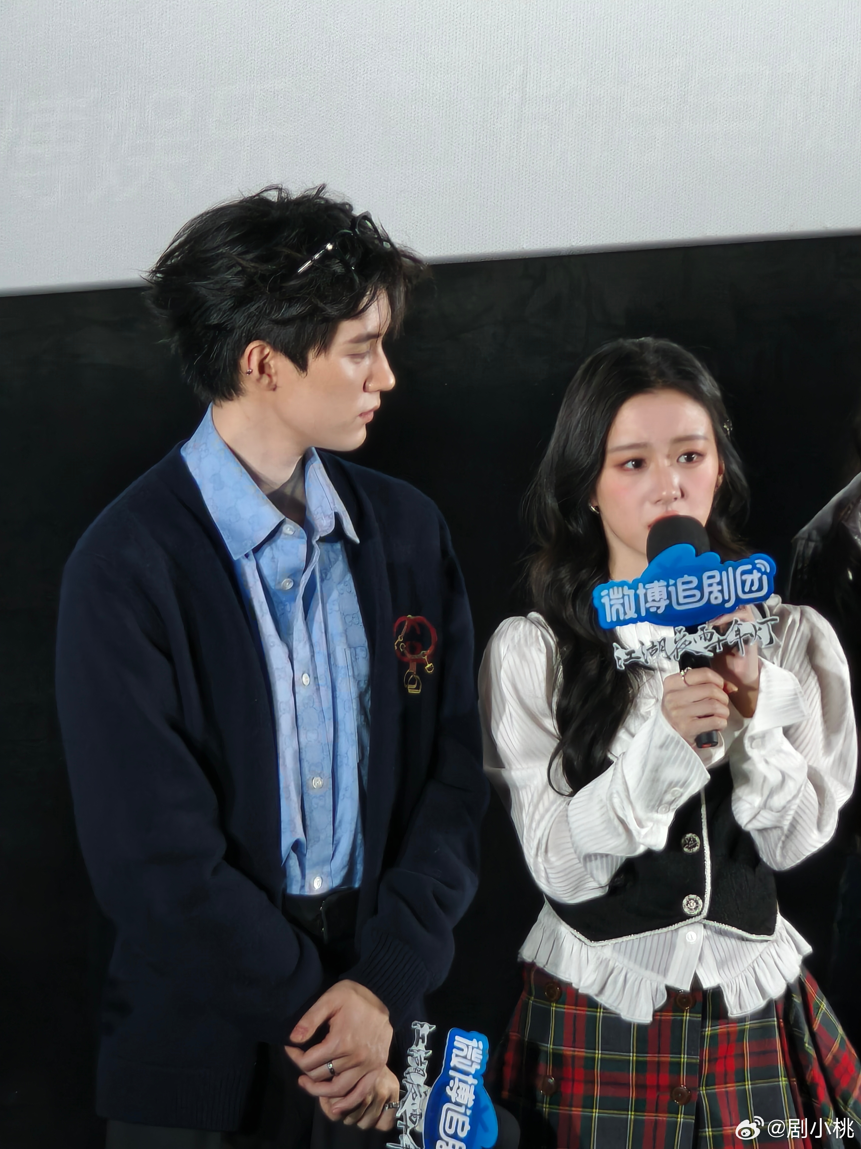 周翊然包上恩好浓的家属感 谁看了不说一句周翊然包上恩好配🥰！在《江湖夜雨十年灯