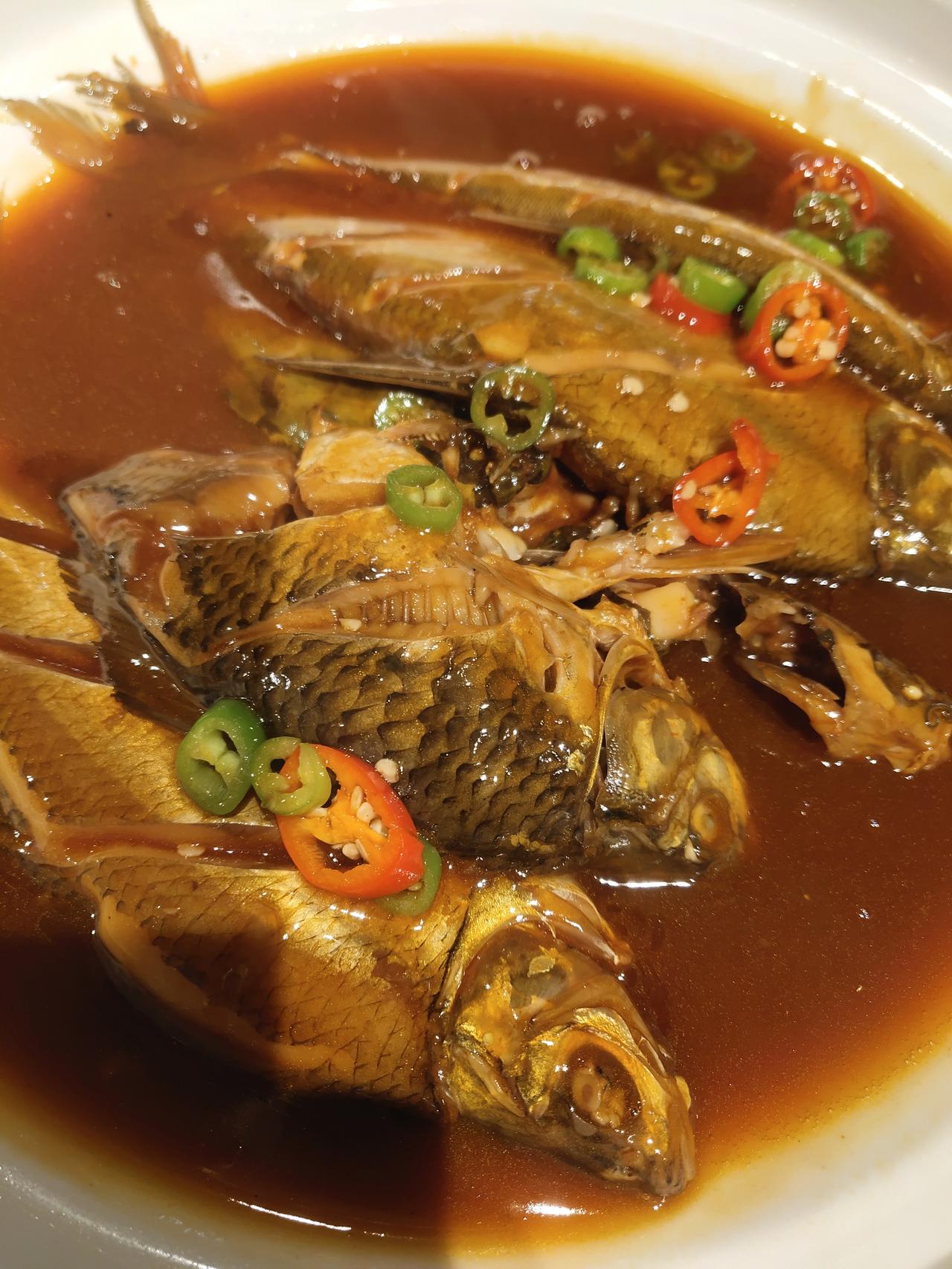 底线呢？成本呢？我付了138元，给我吃8样菜外加水果，米糊和米饭，大叔服务还那么