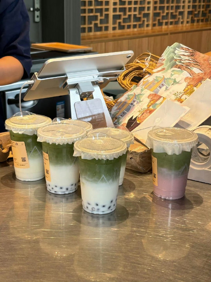 𝗟𝗶𝗳𝗲 𝗶𝘀 ' ᯤ “我不允许任何人来消耗我，   我乐意干啥就