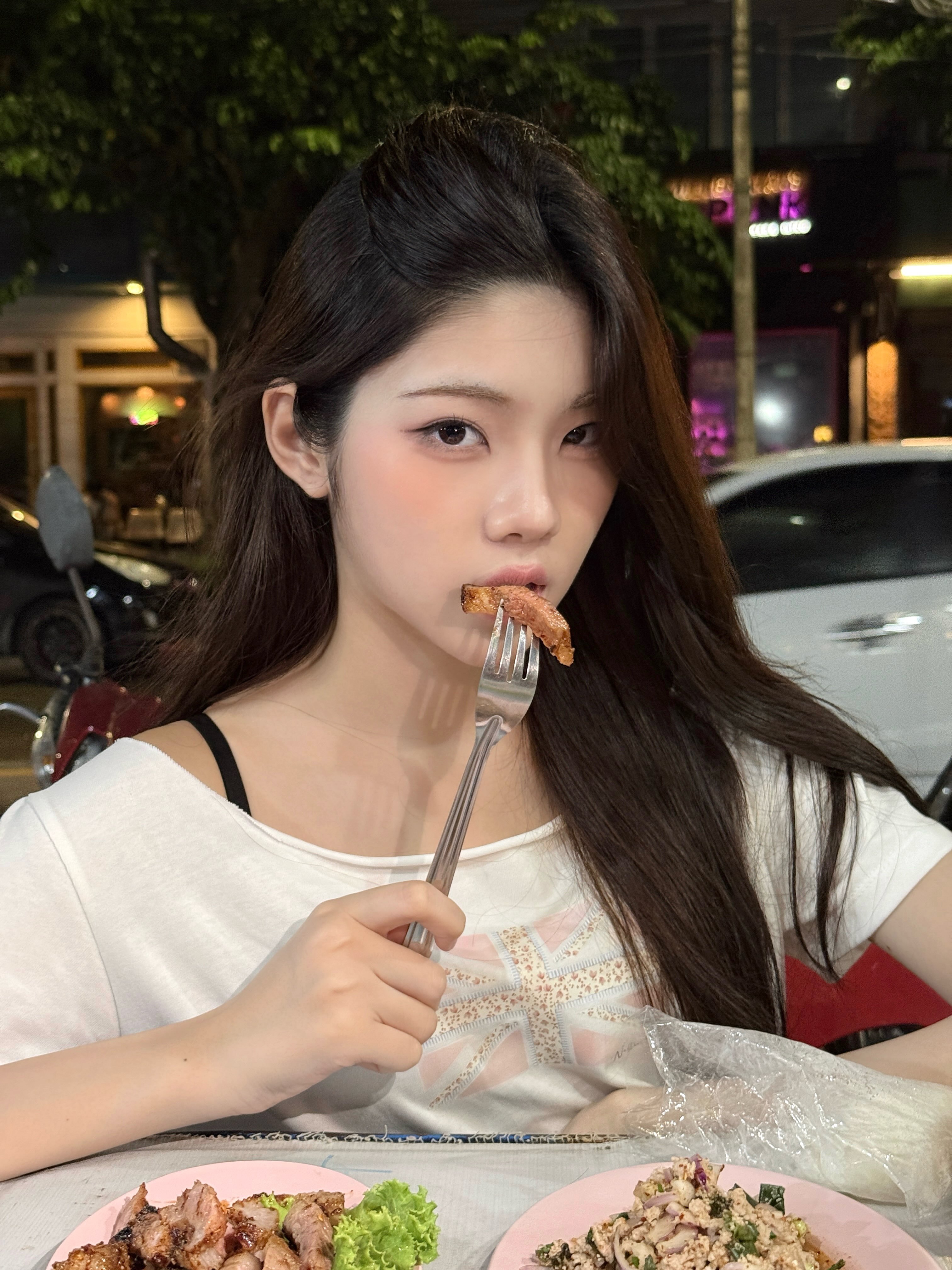 宝，别吃了！让我先吃一口～ 