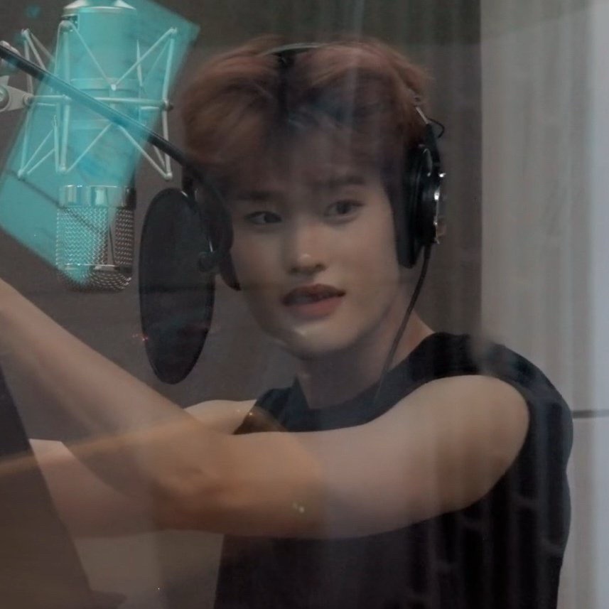 只是看露出一点点手臂也觉得是性感的