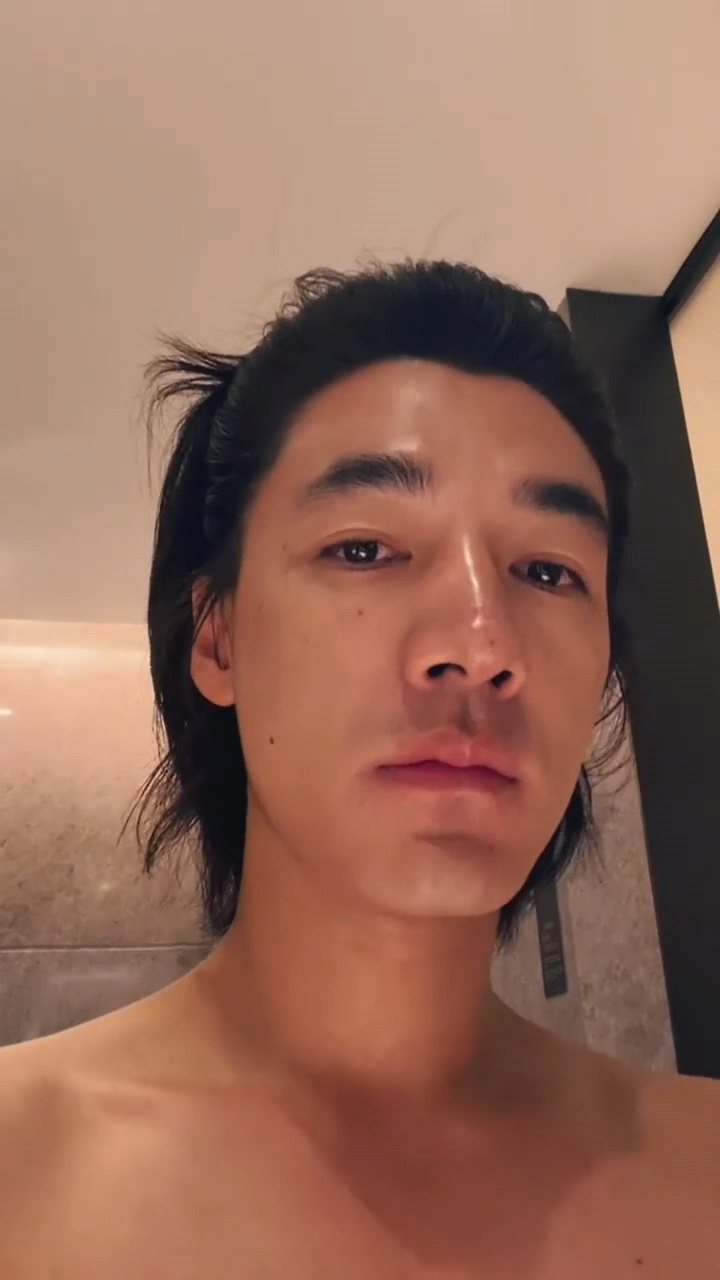 老公又在给梦女攒素材 我记得胸脯上有颗痣来的