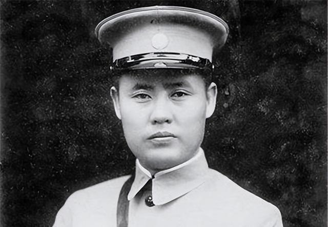 1974年 傅作义 因病逝世后，他的遗孀生活得十分困难。周总理了解情况后将之报告