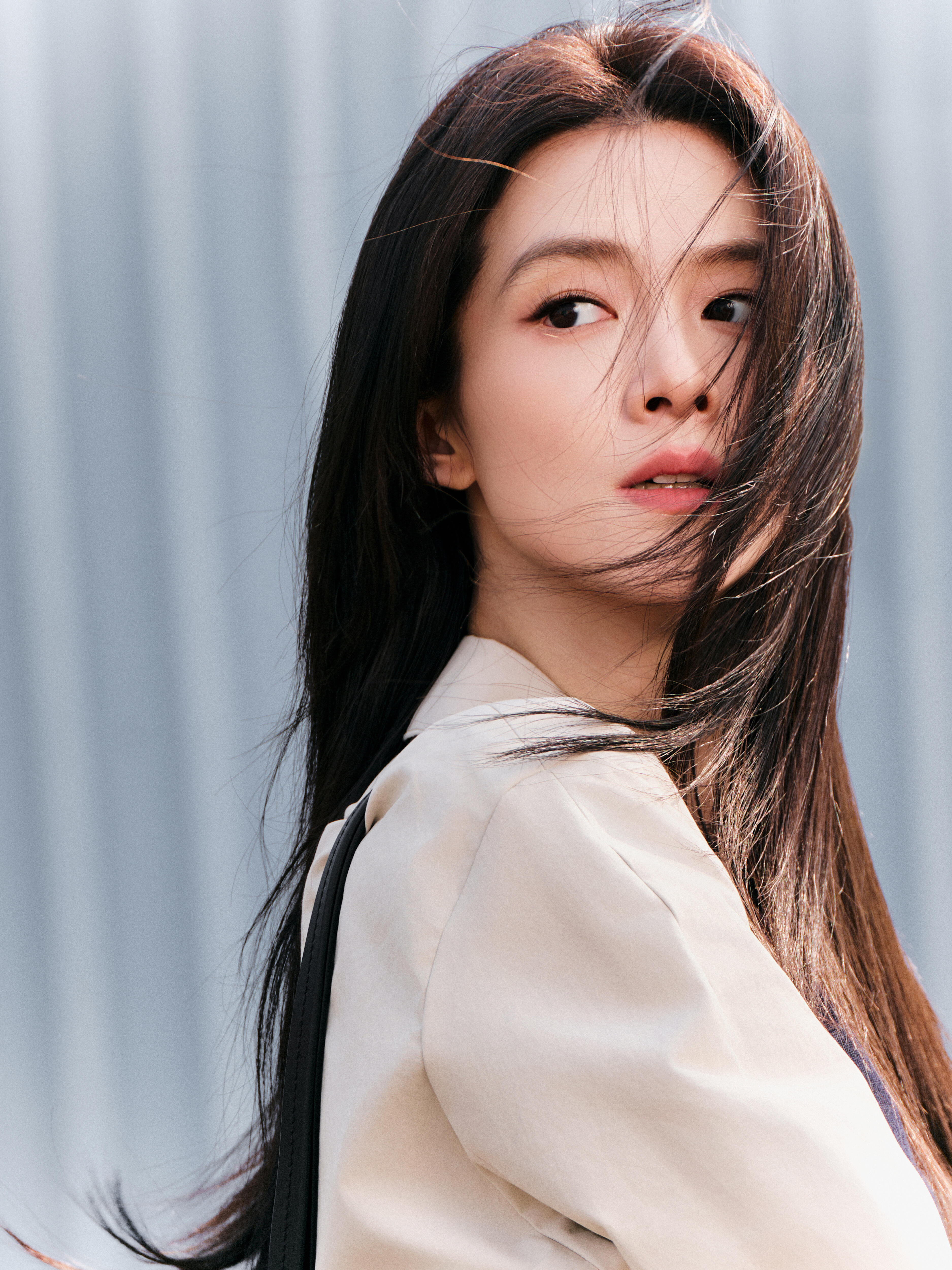 陈昊宇 in 𝑷𝒓𝒂𝒅𝒂PRADA 女郎明媚出街 🕶🧡 