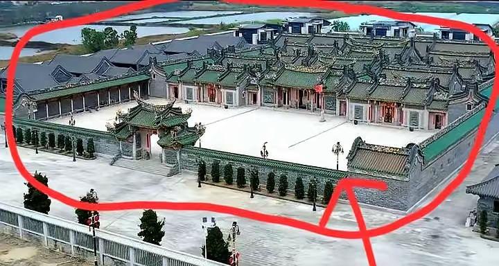 英之园建设得这么好，现在拆了可不可惜？能不能保留？这个问题其实没这么复杂，英之园