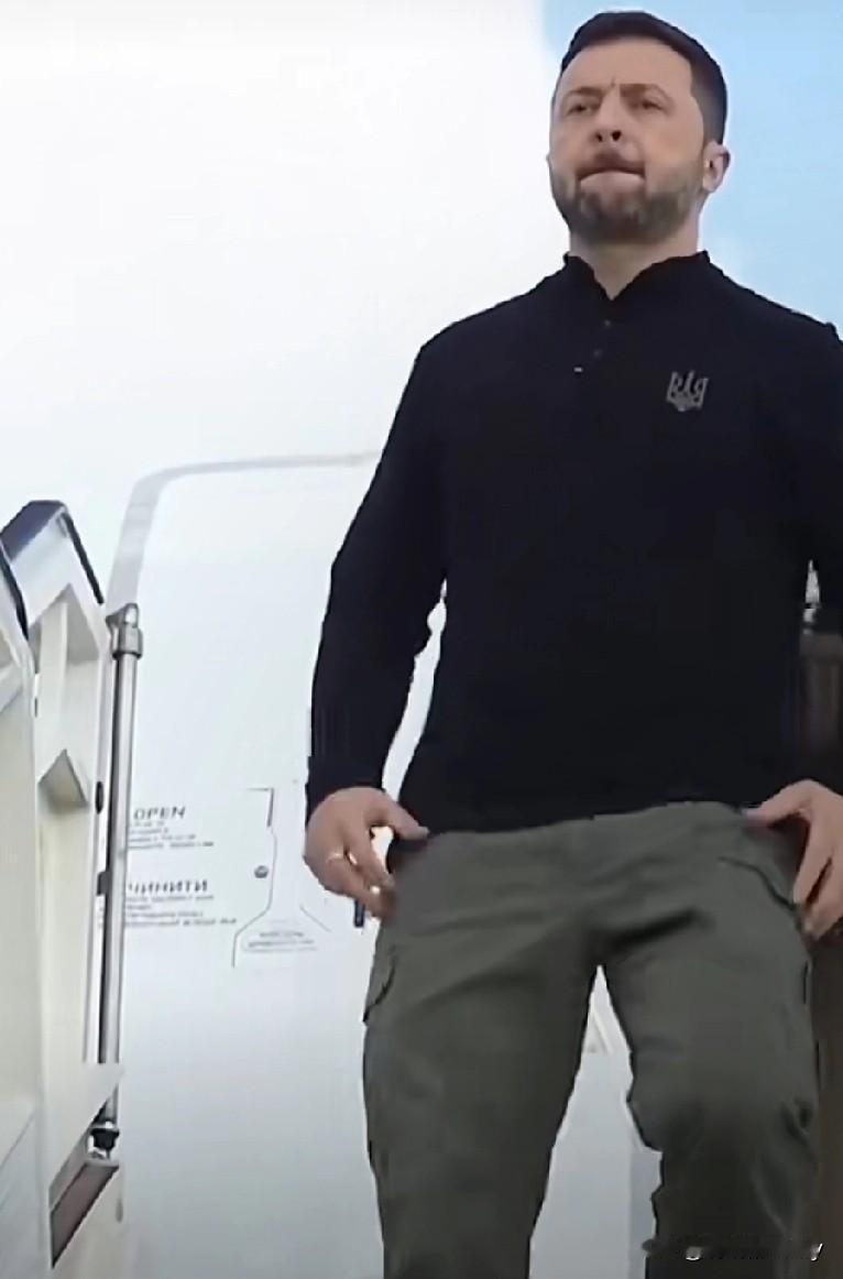 快讯!快讯!

乌克兰泽连斯基终于明白了

乌克乌克兰这几年战乱不休，终于明白了