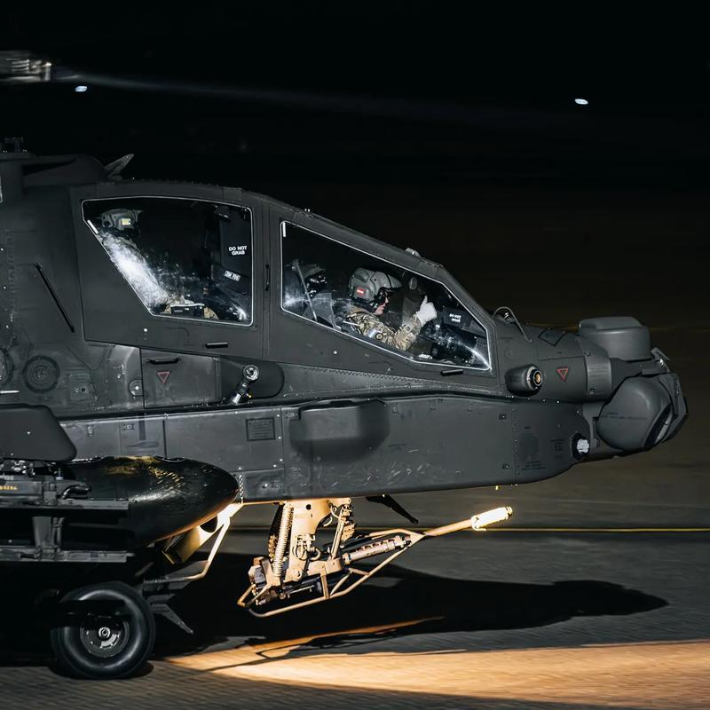 美国的武装直升机🚁非伊朗击落？

6月8日在霍尔木兹海峡上空坠落的美国一架武装
