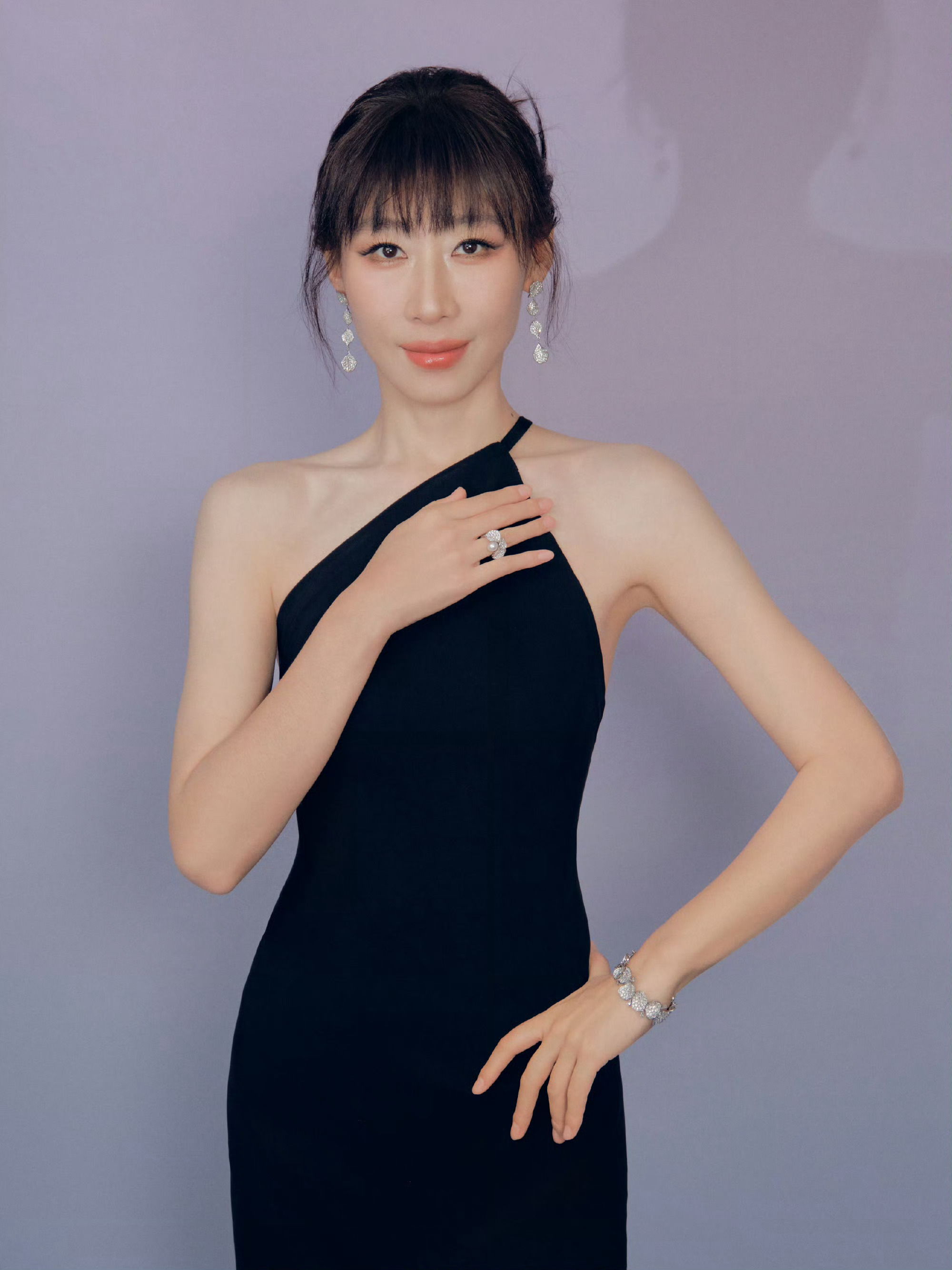 任素汐亮相选择Celia Kritharioti 2026春夏高定，本季国内首穿
