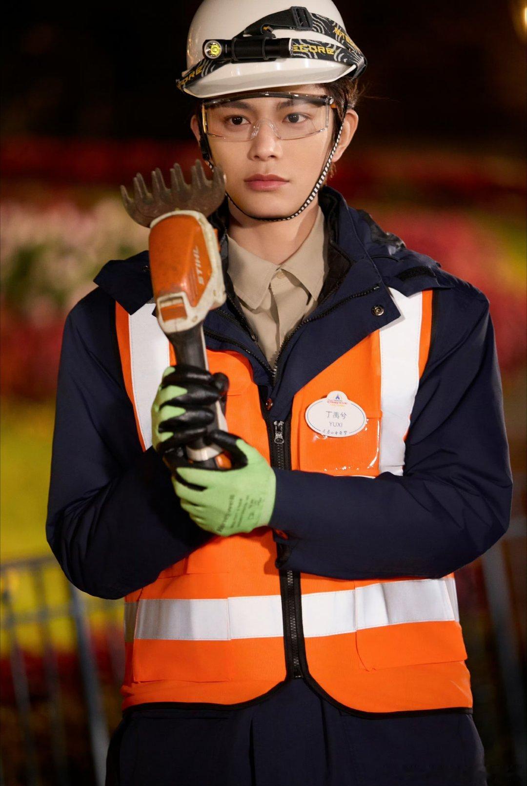 丁禹兮目之所及皆用细心浇灌  丁禹兮探究不为大家所了解的点点滴滴   很用心体验