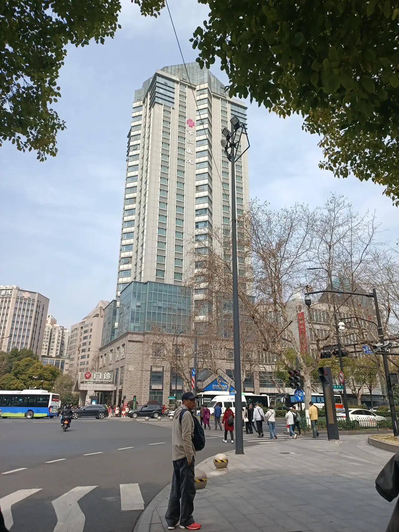 杭州是一座现代化城市也是数据化城市。前几天我出差去厦门，结果退票手续费忘记打印无