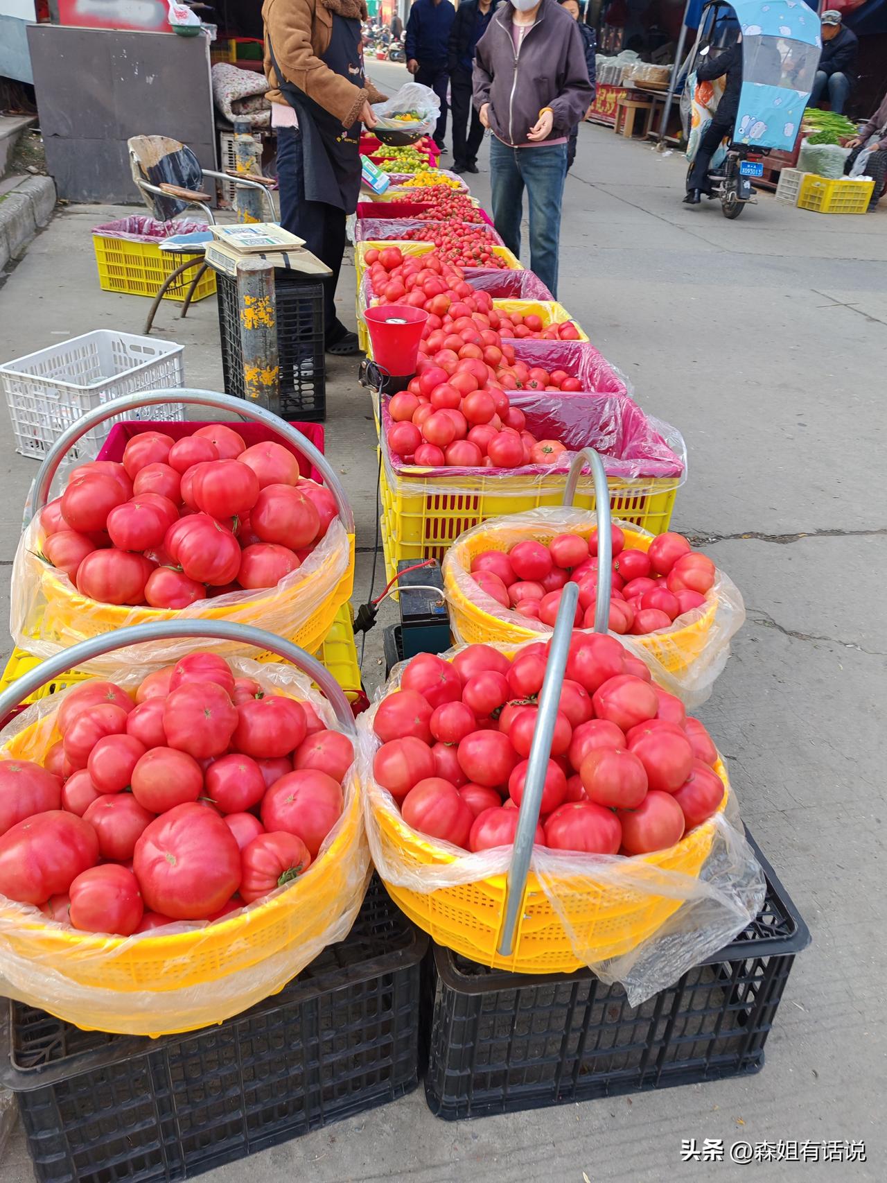 真假“美猴王”
3月25日，今天我又到高陵地界了，路过马家湾，看到西营商业街门口