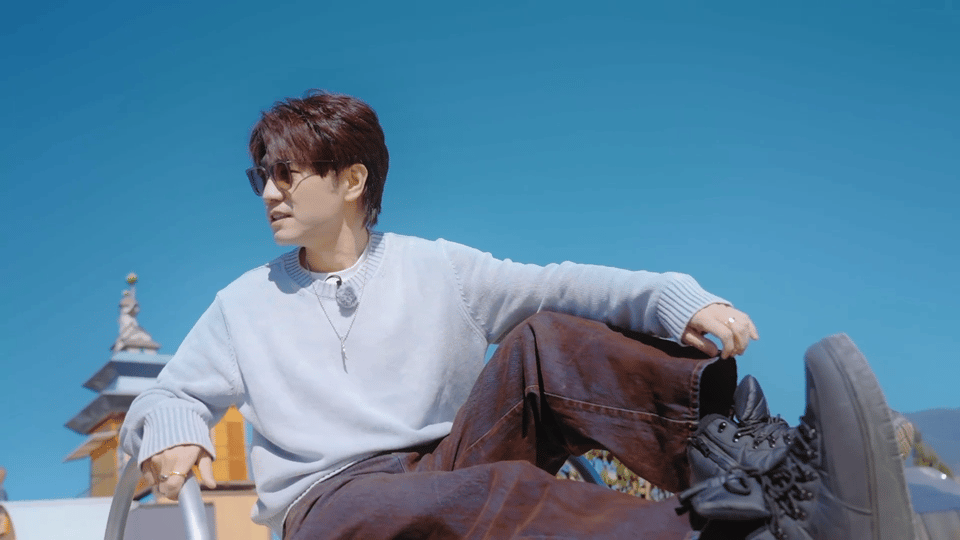 王铮亮 人间维稳器 他的“维稳”不是刻意为之，而是一种深植于性格里的体贴与周全。