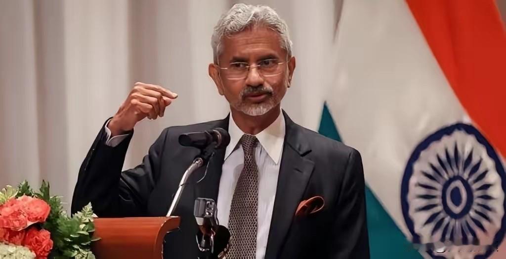 印度终于醒悟过来了！印度外长苏杰生终于表示：如果中俄倒下，下一个轮到的就是印度。