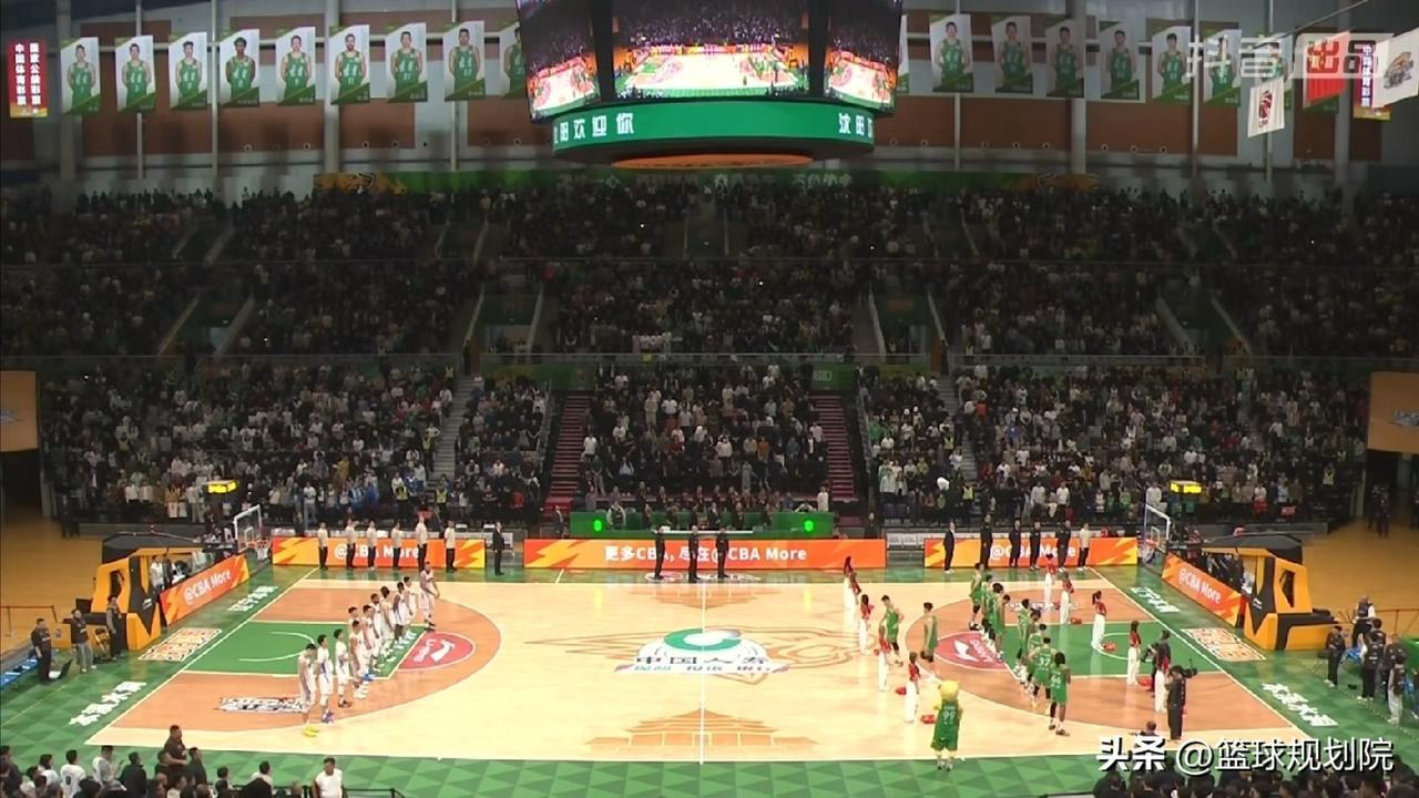 乌戈这样用人，大概率要换一个！

辽宁男篮第二阶段比赛迎来了两名新外援，但是哈维