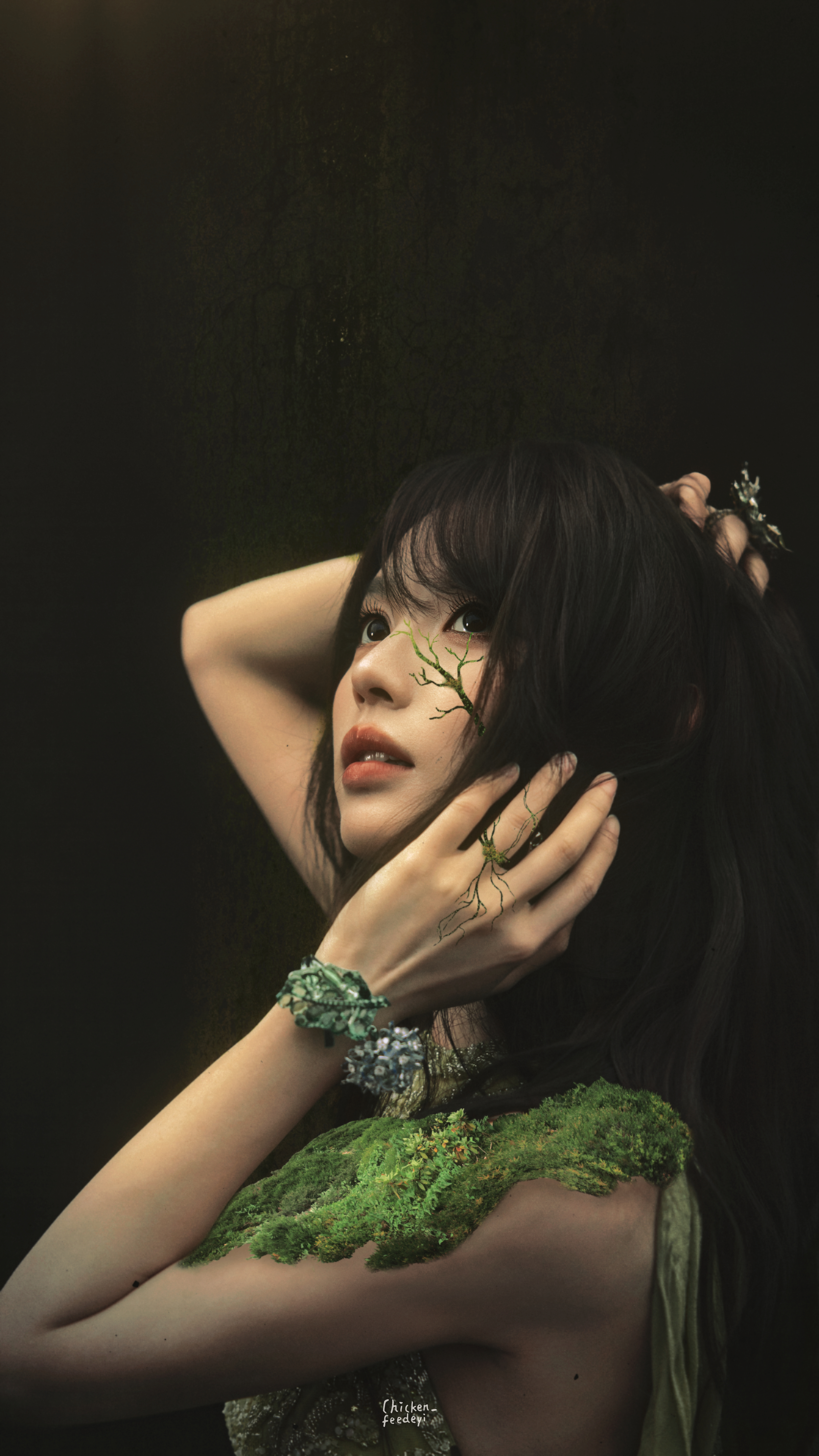 墙角开了一朵小花 