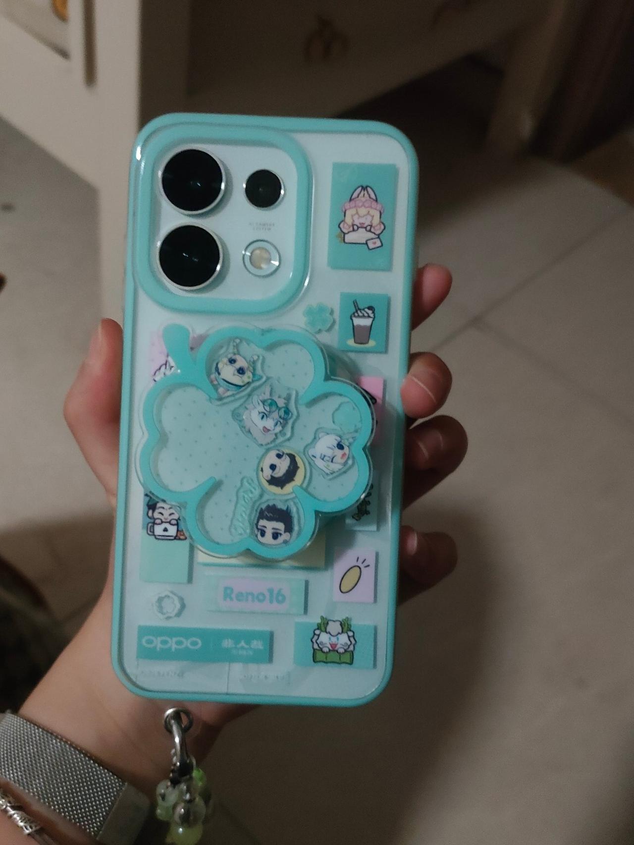 真的得佩服有些手机的颜值，像OPPO Reno16，它的好几款颜值都很高级，我就