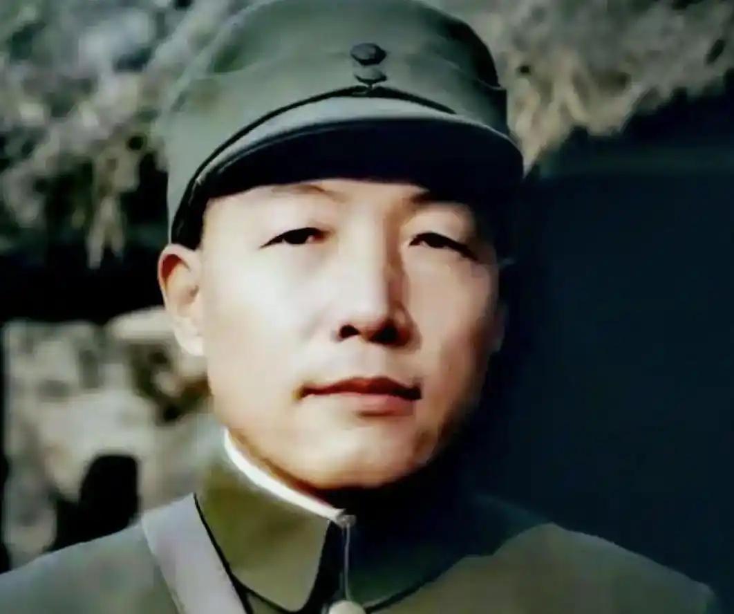 他冒死冲出重围，老蒋却对他说：永不录用，最后的结局竟是被枪决。
 
这位将领是李