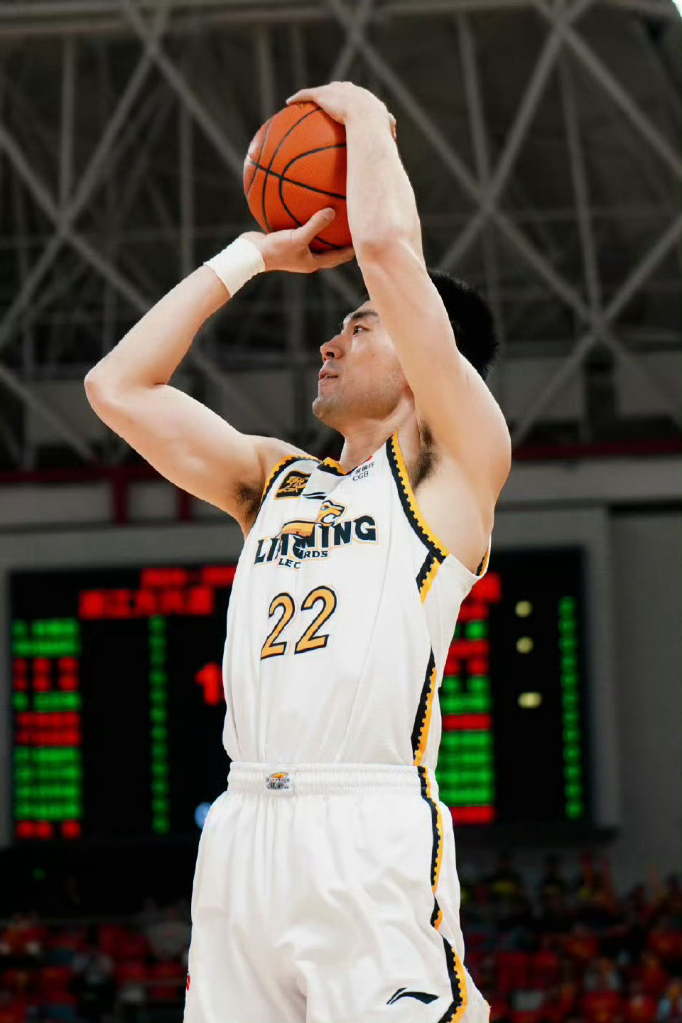 辽宁男篮我爱辽篮 放下包袱，轻装前进。加油！