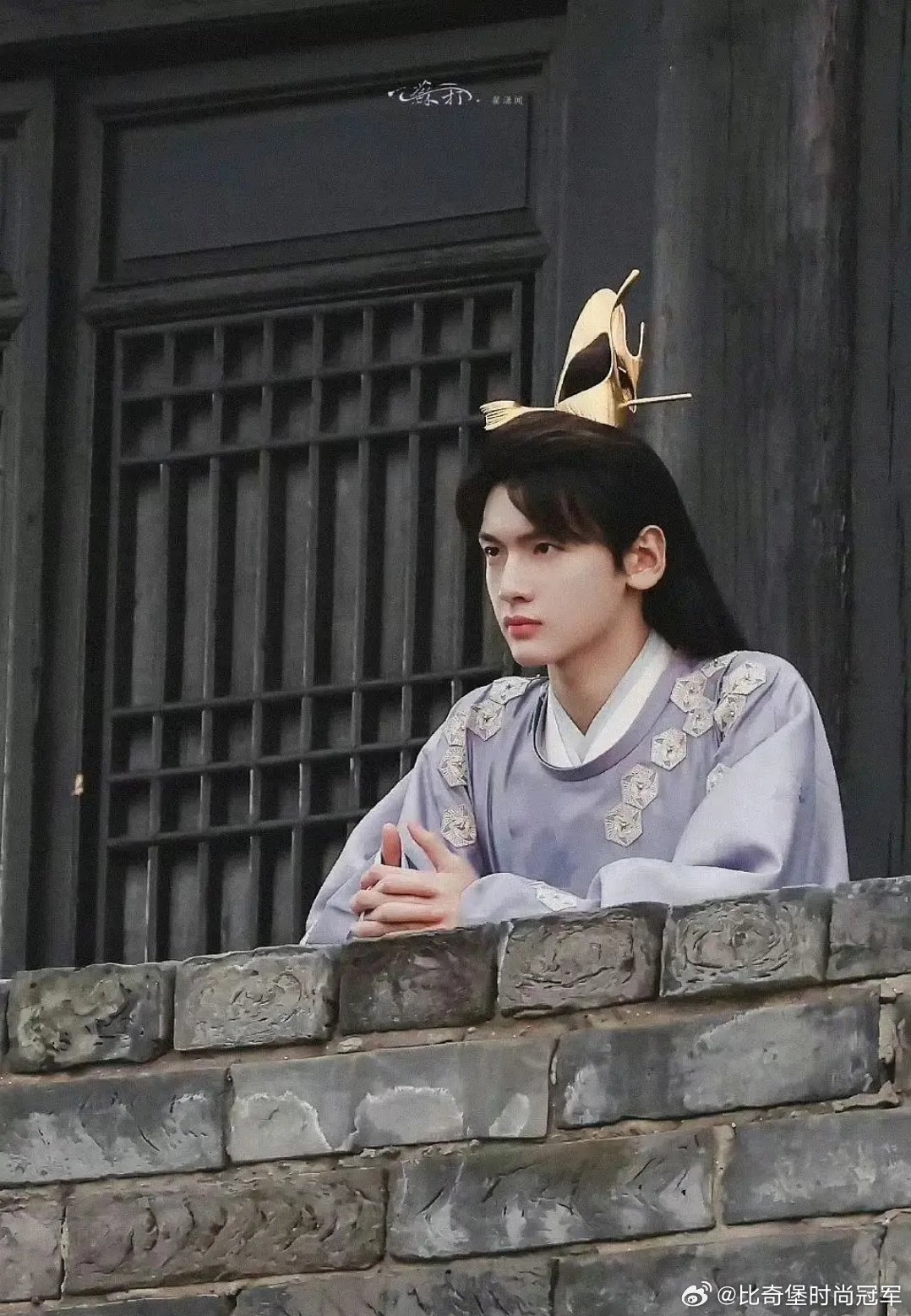 感觉翟潇闻是🌸粉们比较中意的二番男呀！既不会抢番，又能出cp感 