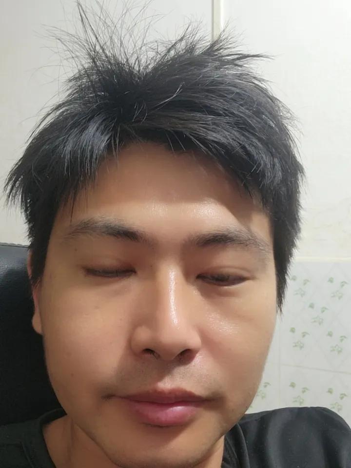 夜半随笔｜明日提车，奔赴我的旅行博主之路
 
已是夜半12:35，依旧毫无睡意，