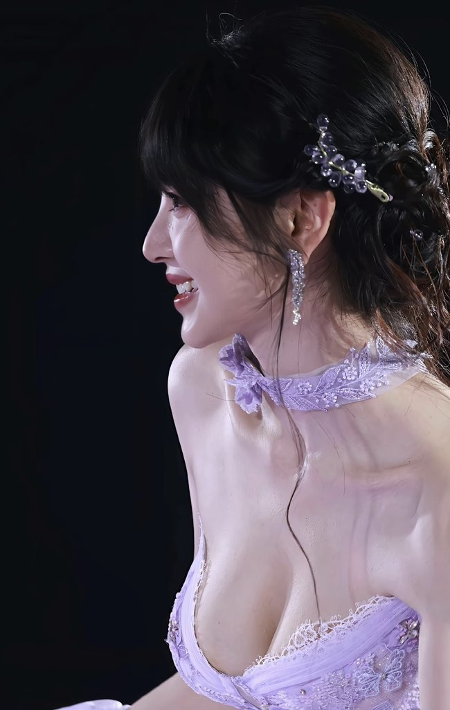 这是内娱的美女，以后应该叫大田田 ​​​
