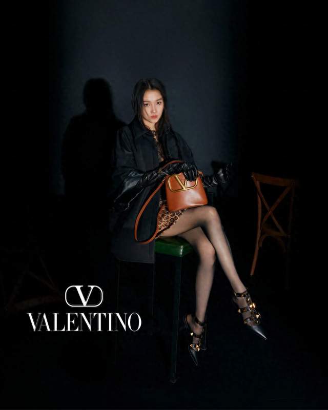 关晓彤，Valentino，裙装大长腿绝了