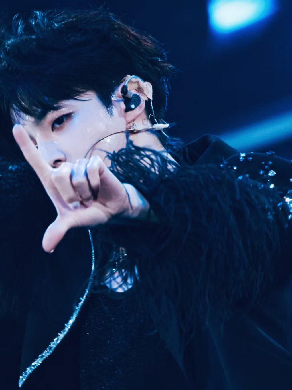 陈立农陈立农谢谢你们的送机陈立农听话 陈立农谢谢粉丝的送机，听话~ 