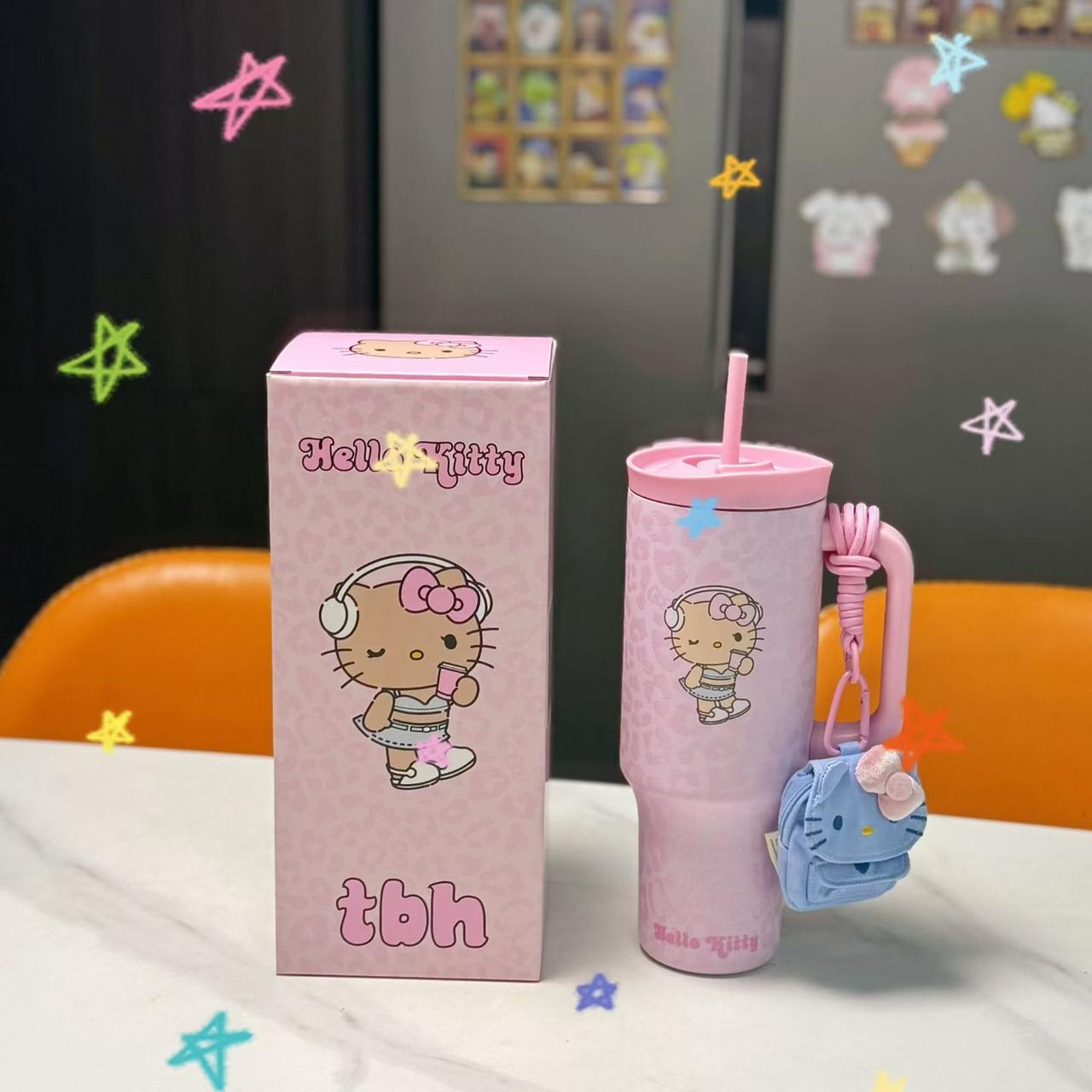 Hello Kitty 粉色盲盒开箱，惊喜连连！🎁💖