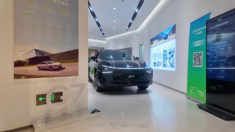 小鹏月初发布了AR-HUD，有朋友回复我：“HUD竟然也有春天。”“我在想既然两