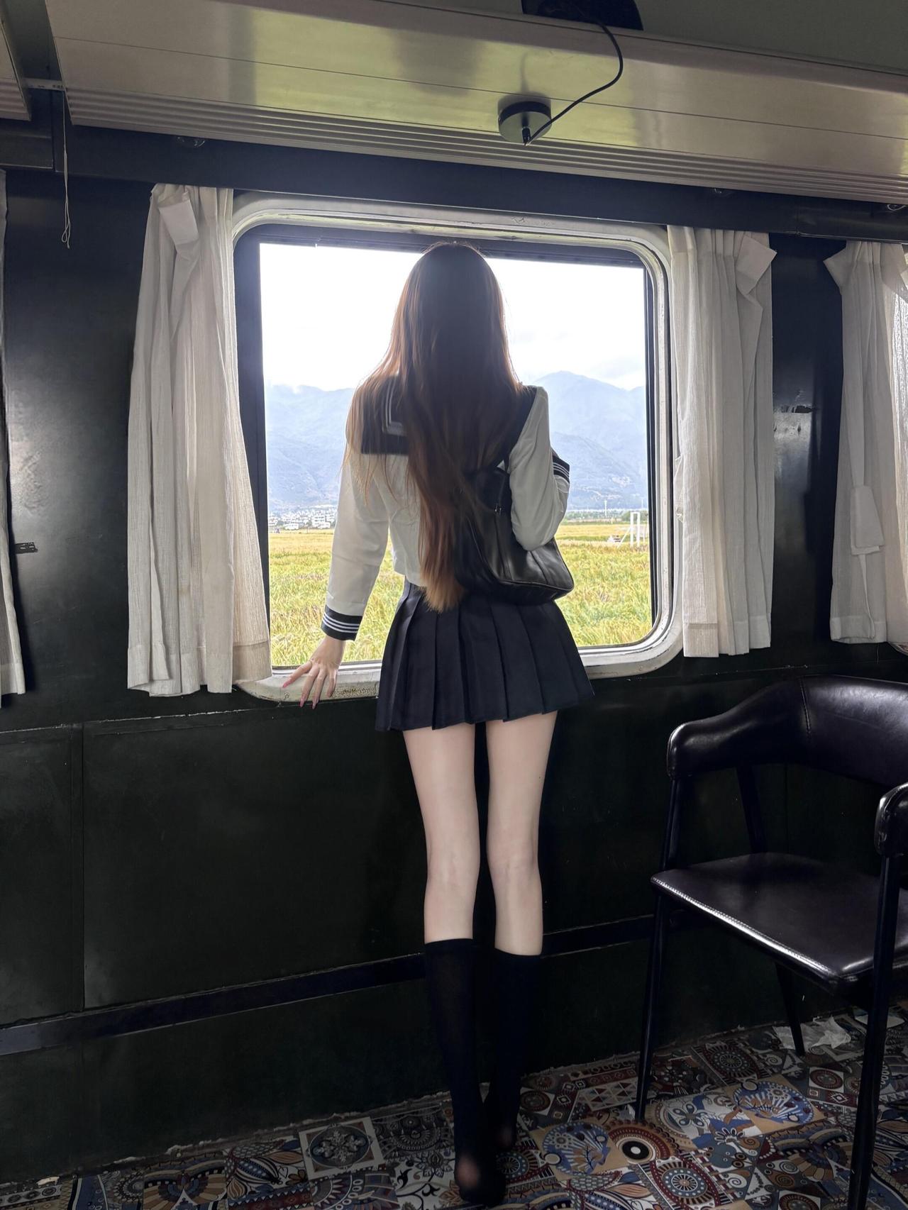 老人言：

有雨无雨，看小满
小满不满，无水洗碗

这话搁在以前，
是庄稼人看天