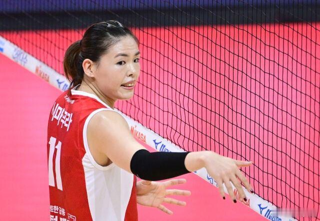 11月18日韩国V联赛赛程18:00 女排  胡椒储蓄银行 vs 现代建设   