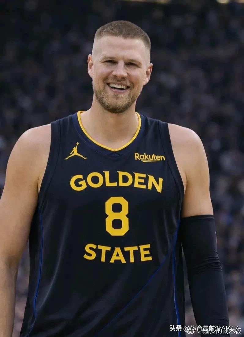 周琦曾经NBA的模板波尔津吉斯去到了勇士，今日勇士官宣送走库明加和希尔德到老鹰换