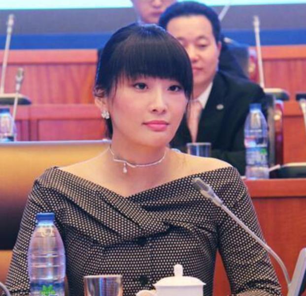 娃哈哈要完！！！



这事确实闹得有点大
大股东和宗馥莉各执己见



一个手