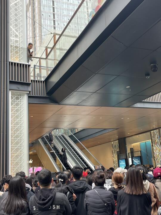 成都太古里！！目测有一亿人！这是谁要来吗？？