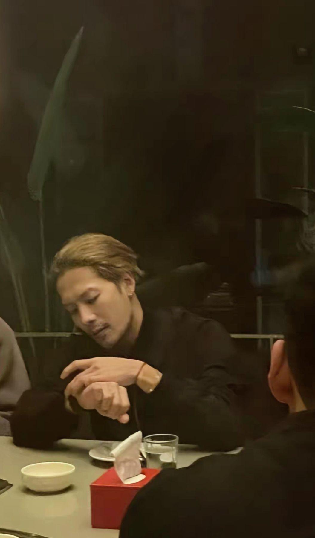 我那钟爱吃大排档的daddy.