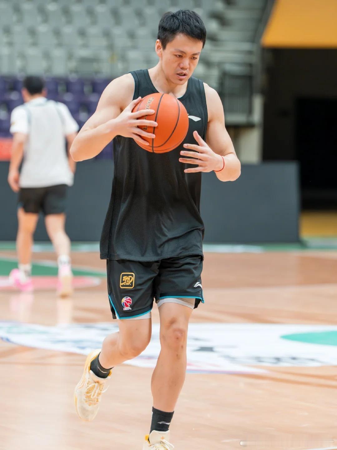 昨晚，辽宁男篮在客场以64-96的比分不敌浙江广厦。赛后，在看到这样的比分后，不