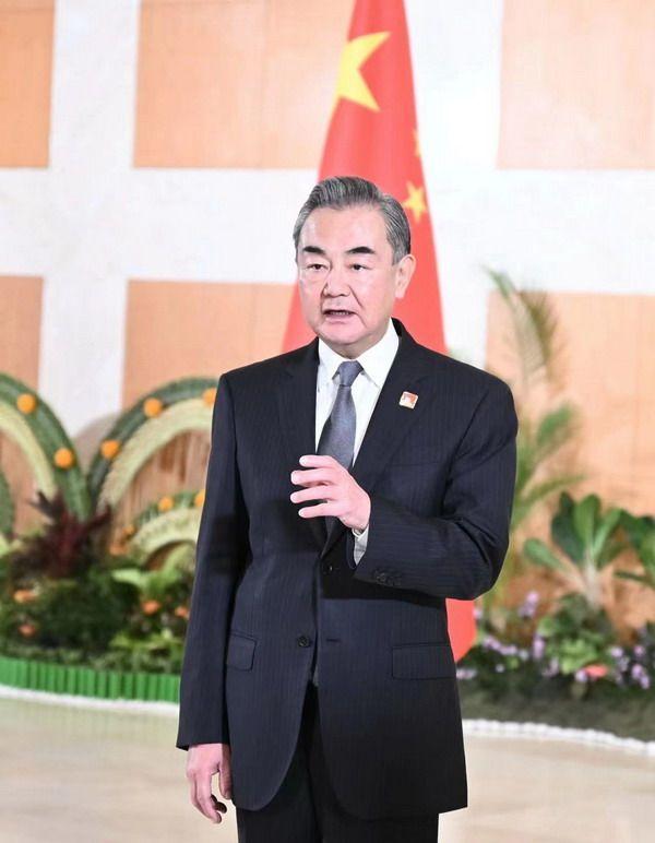 七天走四国，王毅将在北极打开突破口。
 
7月2号到8号，王毅外长用七天时间走完